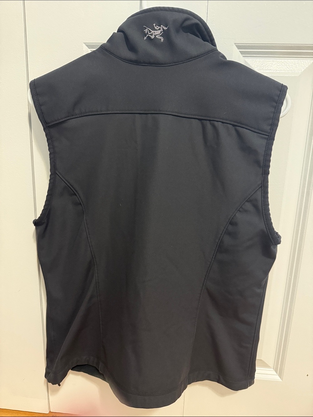 Arc'teryx Black Softshell Vest with Light Gray Trim-Women Size Medium - Picture 2 of 2